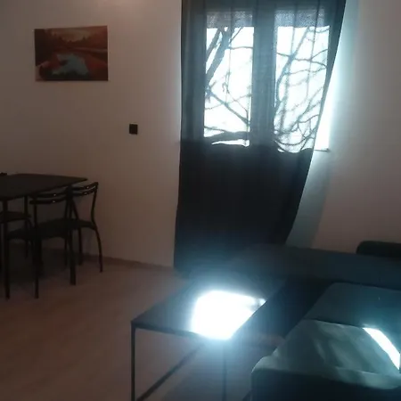 Zemo Camp Apartment *