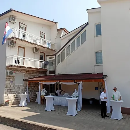 Zemo Camp Apartamento